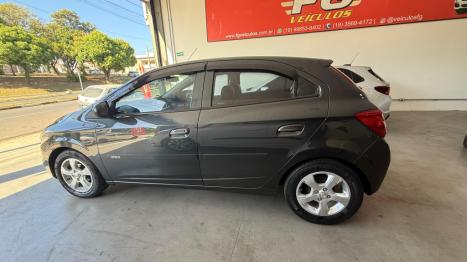 CHEVROLET Onix Hatch 1.4 4P FLEX LT, Foto 4