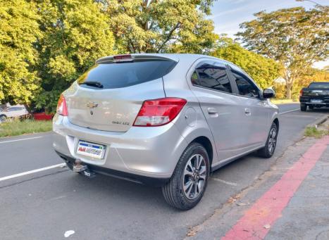 CHEVROLET Onix Hatch 1.4 4P FLEX LTZ, Foto 4