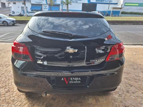 CHEVROLET Onix Hatch 1.4 4P FLEX LTZ, Foto 7
