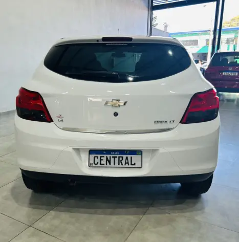 CHEVROLET Onix Hatch 1.4 4P FLEX LT, Foto 2