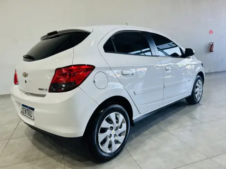 CHEVROLET Onix Hatch 1.4 4P FLEX LT, Foto 3