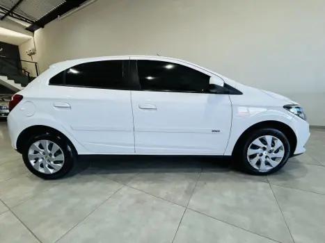 CHEVROLET Onix Hatch 1.4 4P FLEX LT, Foto 11
