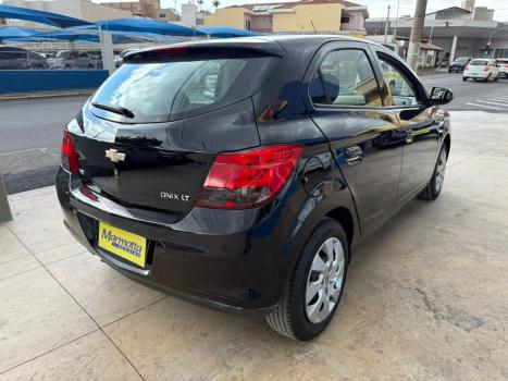 CHEVROLET Onix Hatch 1.4 4P FLEX LT AUTOMTICO, Foto 4