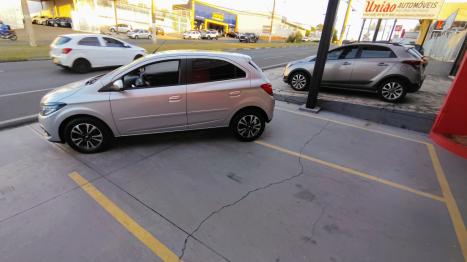 CHEVROLET Onix Hatch 1.4 4P FLEX LTZ, Foto 5