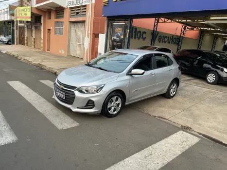 CHEVROLET Onix Hatch 1.0 4P FLEX TURBO, Foto 2