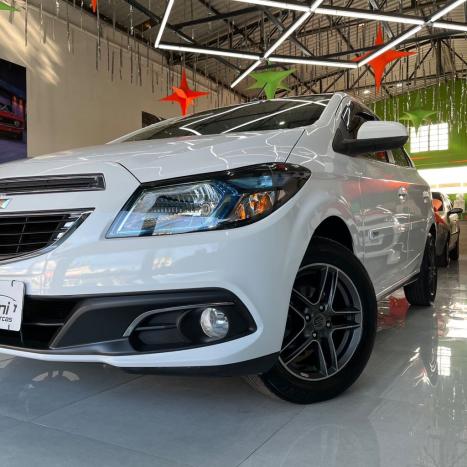 CHEVROLET Onix Hatch 1.4 4P FLEX LT, Foto 2