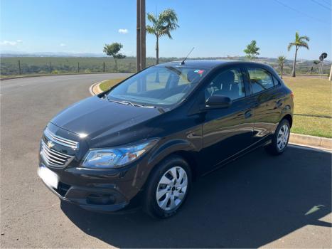 CHEVROLET Onix Hatch 1.4 4P FLEX LT, Foto 2
