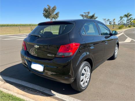 CHEVROLET Onix Hatch 1.4 4P FLEX LT, Foto 6