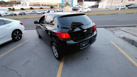 CHEVROLET Onix Hatch 1.4 4P FLEX LT, Foto 4