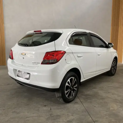 CHEVROLET Onix Hatch 1.4 4P FLEX LTZ, Foto 5
