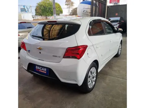 CHEVROLET Onix Hatch 1.4 4P FLEX LT, Foto 5