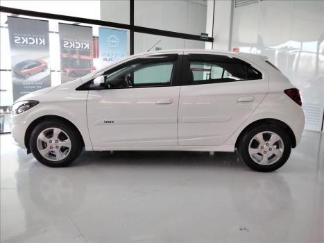 CHEVROLET Onix Hatch 1.4 4P FLEX LT, Foto 4