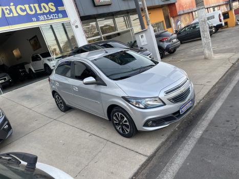 CHEVROLET Onix Hatch 1.4 4P FLEX LTZ, Foto 2