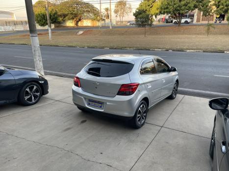CHEVROLET Onix Hatch 1.4 4P FLEX LTZ, Foto 3