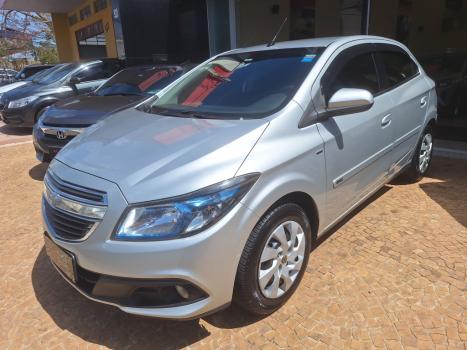 CHEVROLET Onix Hatch 1.4 4P FLEX LT, Foto 3
