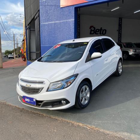 CHEVROLET Onix Hatch 1.4 4P FLEX LT, Foto 2