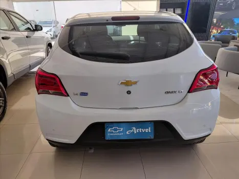 CHEVROLET Onix Hatch 1.4 4P FLEX LT, Foto 3