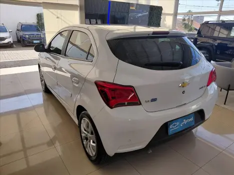 CHEVROLET Onix Hatch 1.4 4P FLEX LT, Foto 6