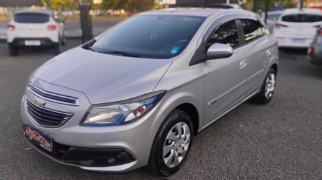 CHEVROLET Onix Hatch 1.4 4P FLEX LT, Foto 3