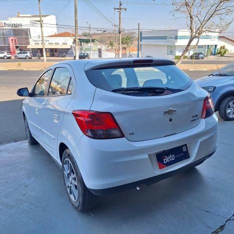 CHEVROLET Onix Hatch 1.4 4P FLEX LT, Foto 3