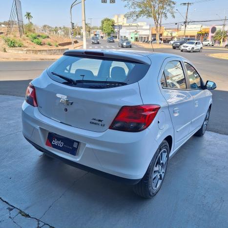 CHEVROLET Onix Hatch 1.4 4P FLEX LT, Foto 4