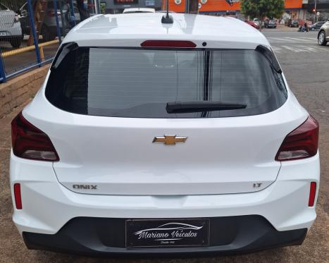 CHEVROLET Onix Hatch 1.0 4P FLEX LT2, Foto 2
