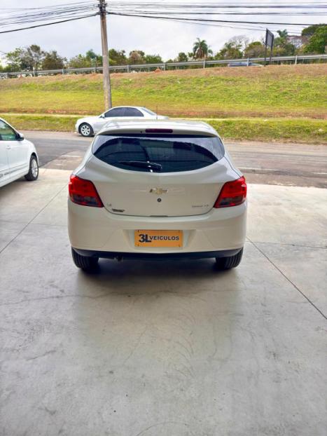 CHEVROLET Onix Hatch 1.4 4P FLEX LT, Foto 5