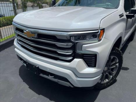 CHEVROLET Silverado 5.3 V8 1500 HIGH COUNTRY CABINE DUPLA 4X4 AUTOMTICO, Foto 3