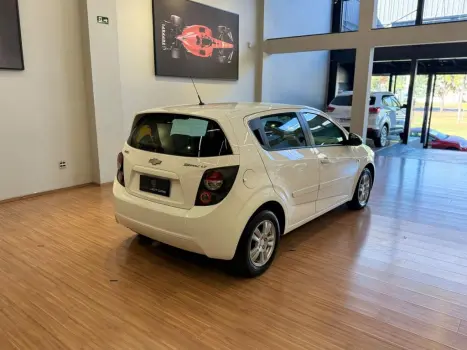 CHEVROLET Sonic Hatch 1.6 16V 4P LT FLEX, Foto 4