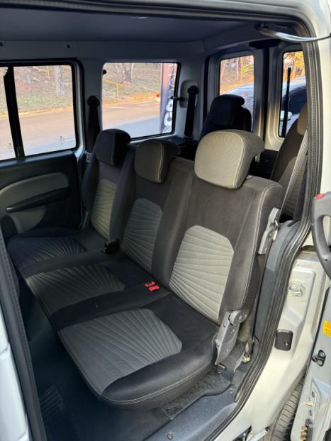 FIAT Doblo 1.8 16V 4P FLEX ESSENCE 7 LUGARES, Foto 4