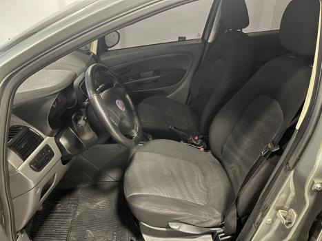 FIAT Punto 1.4 FLEX 4P, Foto 6