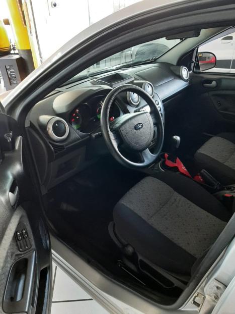 FORD Fiesta Hatch 1.6, Foto 9