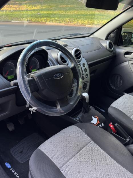 FORD Fiesta Hatch 1.6 CLASS, Foto 6