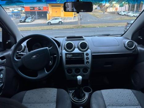 FORD Fiesta Hatch 1.6, Foto 4