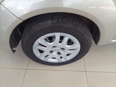 FORD Fiesta Sedan 1.6 4P ROCAM FLEX, Foto 10