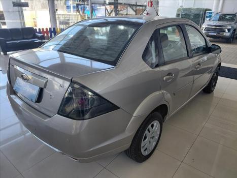 FORD Fiesta Sedan 1.6 4P ROCAM FLEX, Foto 4