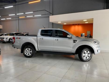 FORD Ranger 3.2 20V XLT 4X4 CABINE DUPLA TURBO DIESEL AUTOMTICO, Foto 2