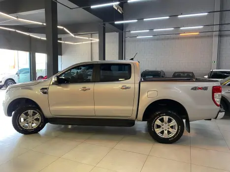 FORD Ranger 3.2 20V XLT 4X4 CABINE DUPLA TURBO DIESEL AUTOMTICO, Foto 13