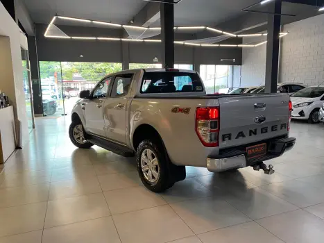 FORD Ranger 3.2 20V XLT 4X4 CABINE DUPLA TURBO DIESEL AUTOMTICO, Foto 14