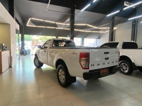 FORD Ranger 3.2 20V XLS 4X4 CABINE SIMPLES TURBO DIESEL, Foto 3