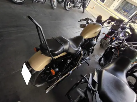 HARLEY DAVIDSON Sportster XL 883 CUSTOM, Foto 5