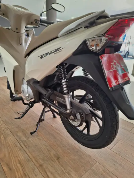 HONDA Biz 125 EX, Foto 6