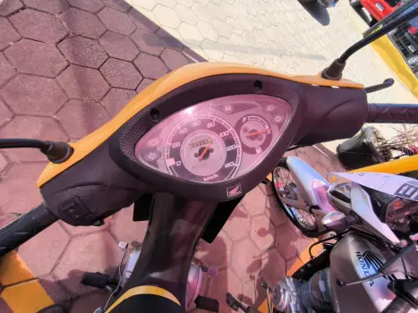 HONDA Biz 125 KS, Foto 3