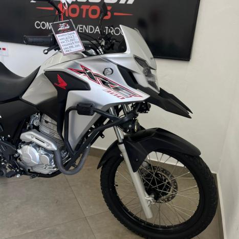 HONDA XRE 300 ABS, Foto 2
