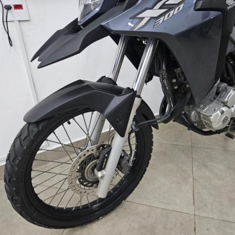 HONDA XRE 300 ABS, Foto 9