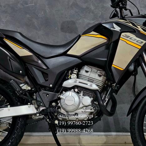 HONDA XRE 300 ADVENTURE, Foto 4