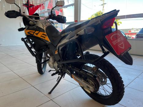 HONDA XRE 300 ADVENTURE, Foto 4