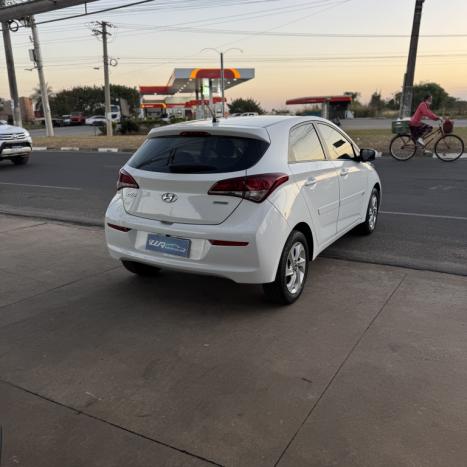HYUNDAI HB 20 Hatch 1.6 16V 4P FLEX COMFORT PLUS AUTOMTICO, Foto 5
