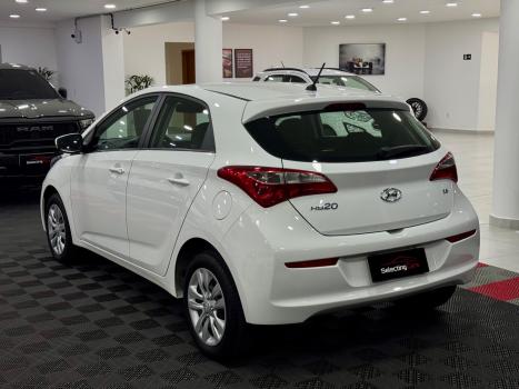 HYUNDAI HB 20 Hatch 1.6 16V 4P FLEX COMFORT PLUS, Foto 4