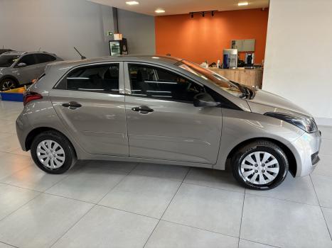 HYUNDAI HB 20 Hatch 1.0 12V 4P FLEX UNIQUE, Foto 4